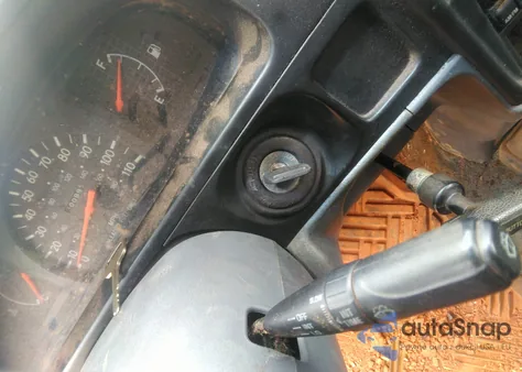 1996 Toyota Tacoma Xtracab z USA, uszkodzony, nr VIN 4TAWM72N5TZ117794